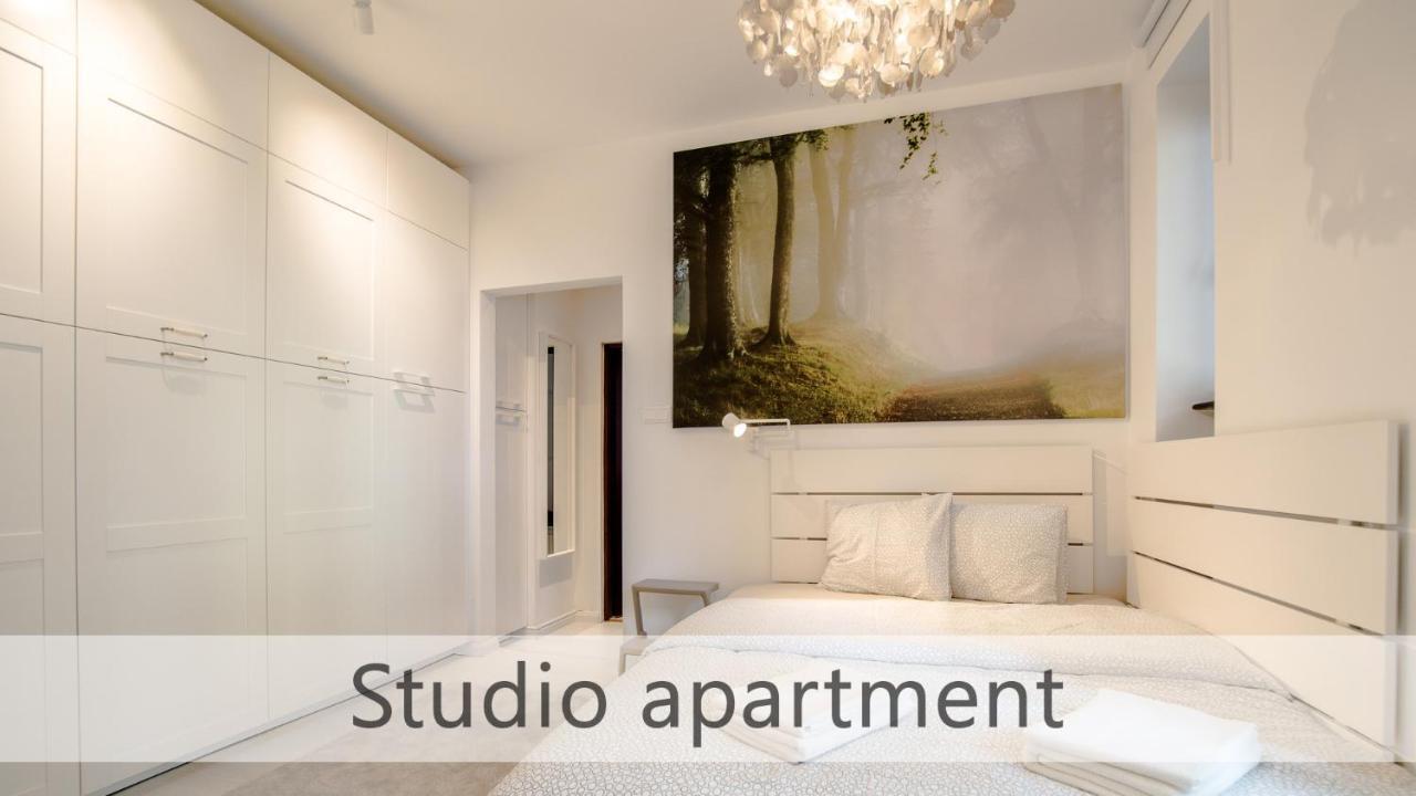 White Apartments With Ac By Kovee Bratislava Ngoại thất bức ảnh